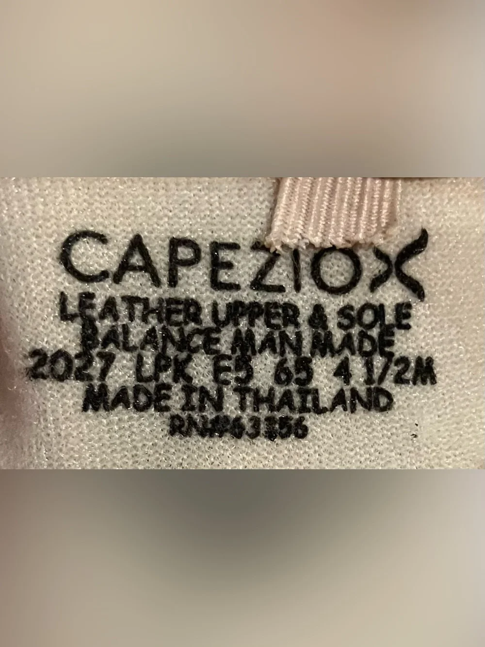 NEW Capezio Juliet 2 2027 LPK Cream Ballet Shoes Size 4.5M